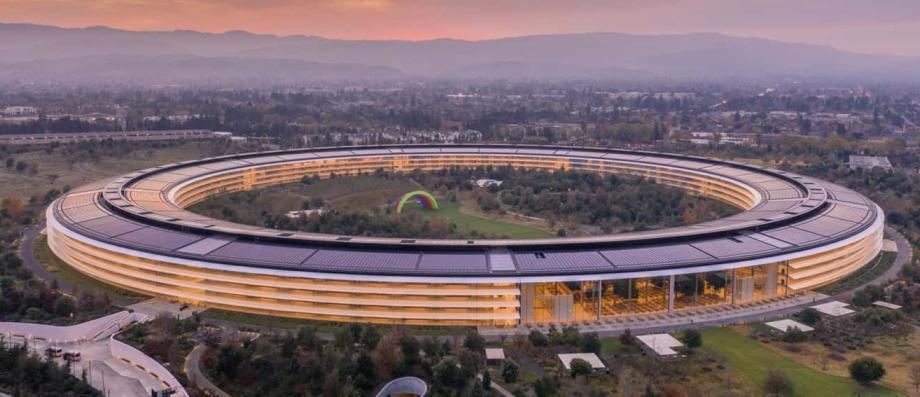 Economische crisis: Google heeft de bouw stopgezet van zijn gigantische nieuwe site in San Jose, Silicon Valley, die 32 hectare zou beslaan en kantoren, parken, winkels, hotels en 4.000 flatgebouwen zou omvatten.