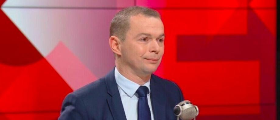 EN DIRECT - Le ministre du Travail,  Olivier Dussopt, confirme être visé par une accusation de "favoritisme": Matignon affirme lui conserver "toute sa confiance"