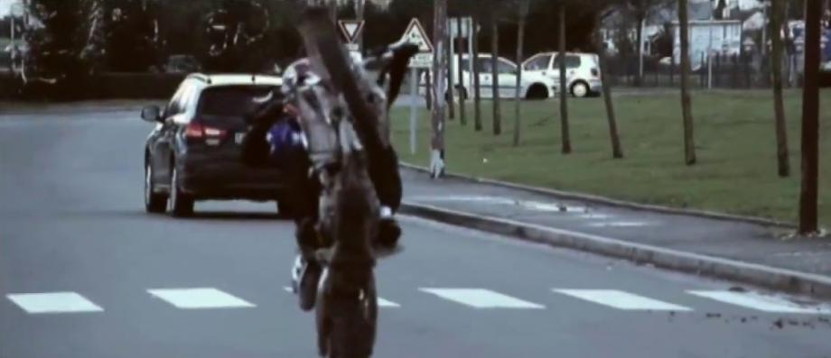 URGENT - Enfants renversés pendant un rodéo moto à Pontoise: Le jeune homme de 18 ans qui a reconnu les faits placé en détention et mis en examen 